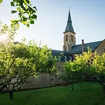 Hotel Accueil Du Couvent De Malet 2*
