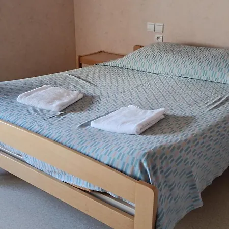 Hotel Accueil Du Couvent De Malet 2*