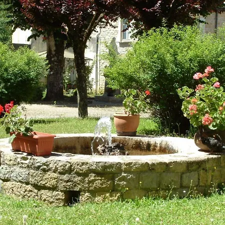 ホテル Accueil Du Couvent De Malet Saint-Côme-dʼOlt
