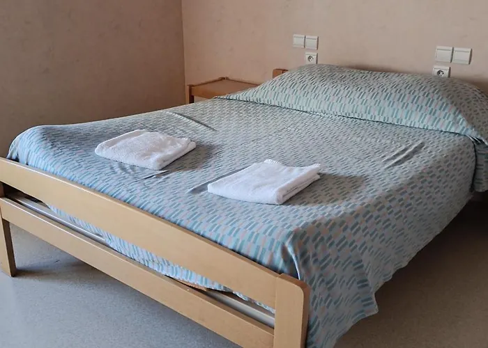 Hotel Accueil Du Couvent De Malet 2*